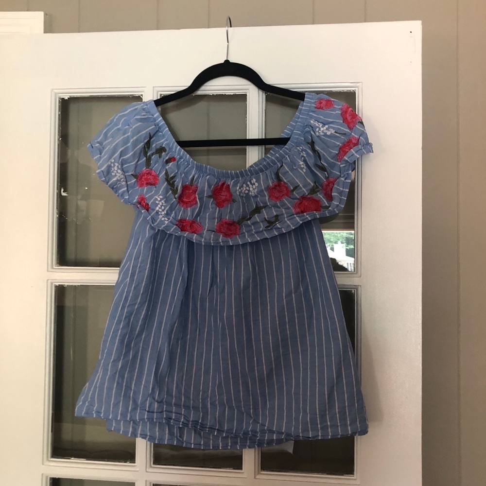 Embroidered off the shoulder top. Size small